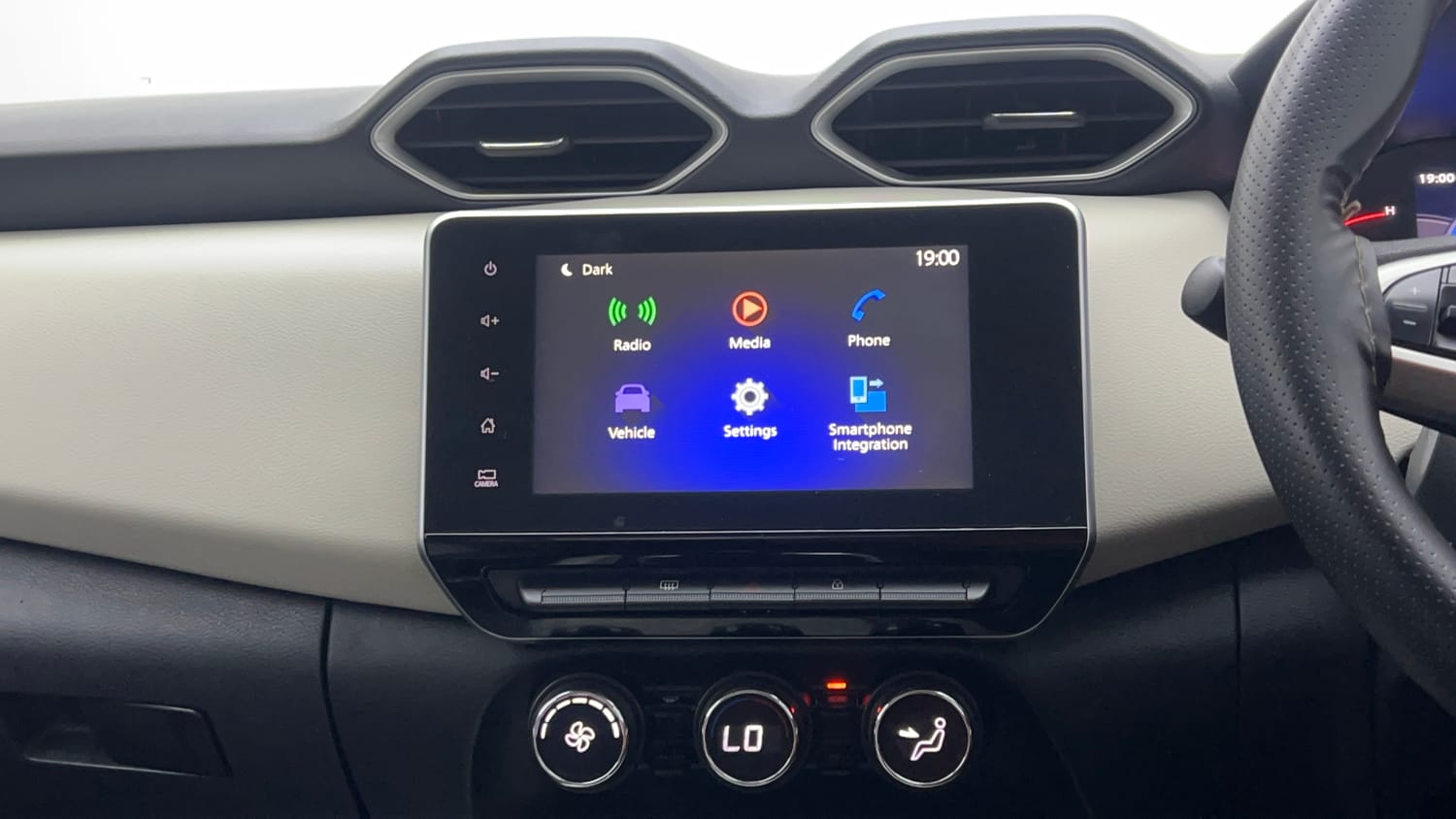 2021 Nissan Magnite XV Turbo Dual Tone-13