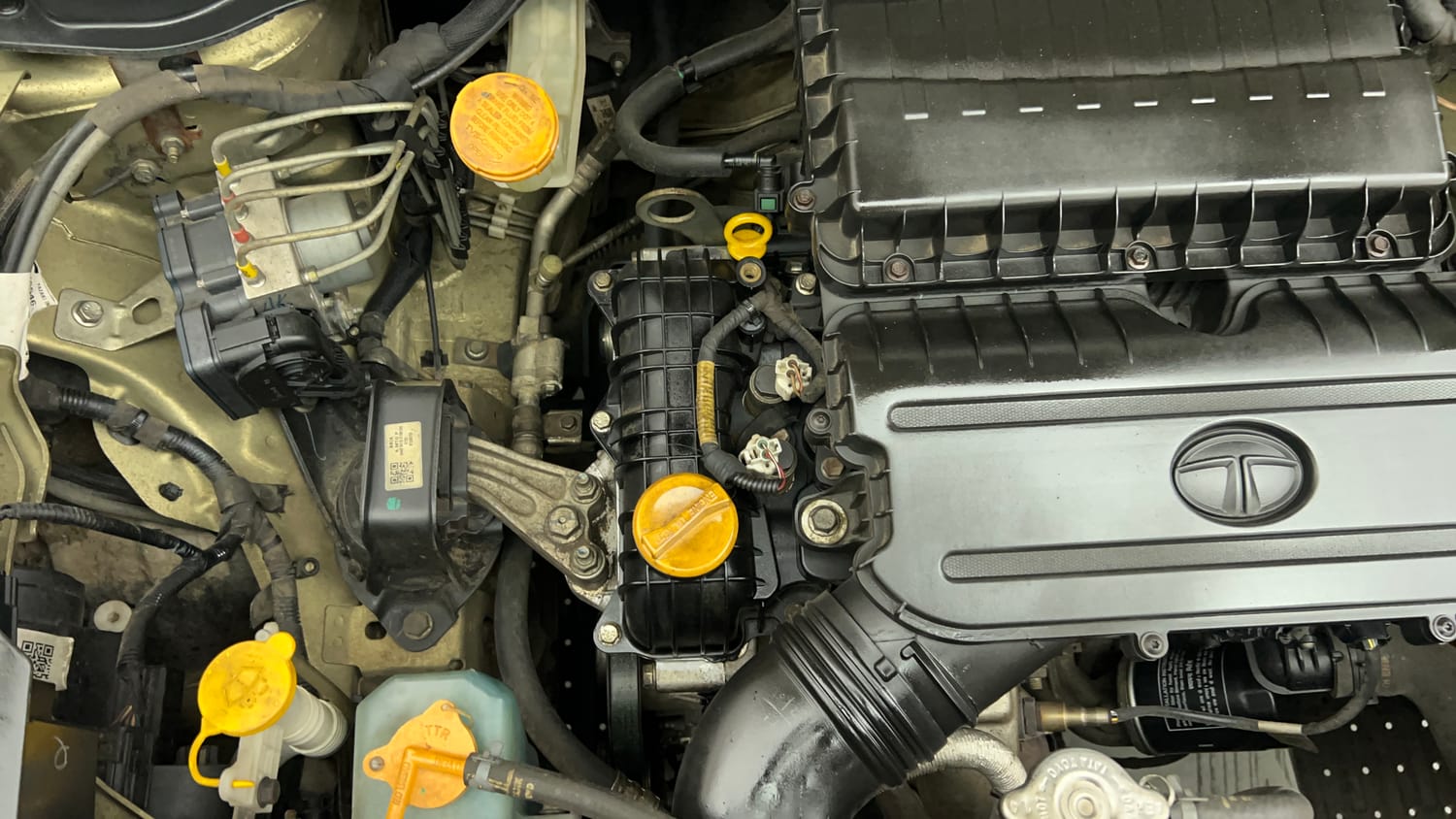 Used 2022 Tata Punch Kaziranga Creative AMT Petrol Automatic engine ENGINE RIGHT SIDE VIEW