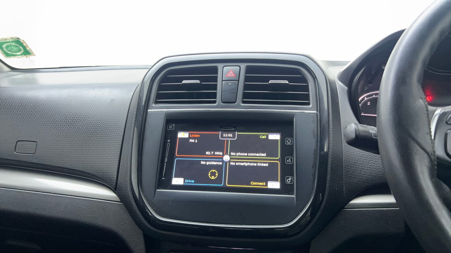 Used 2018 Maruti Suzuki Vitara Brezza ZDI Plus  Dual Tone Diesel Manual top_features Touch screen infotainment system