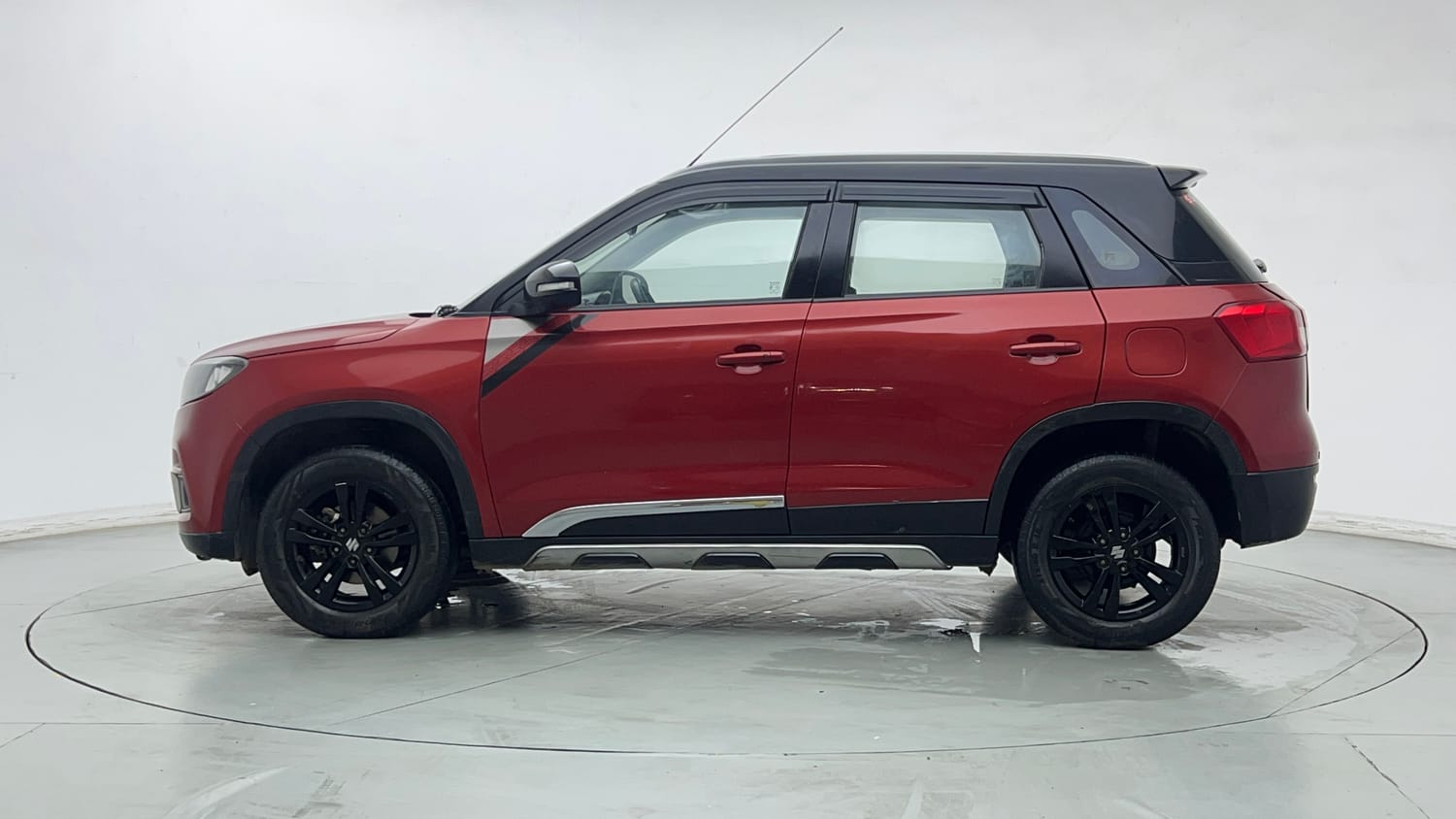 Used 2018 Maruti Suzuki Vitara Brezza ZDI Plus  Dual Tone Diesel Manual exterior LEFT SIDE VIEW