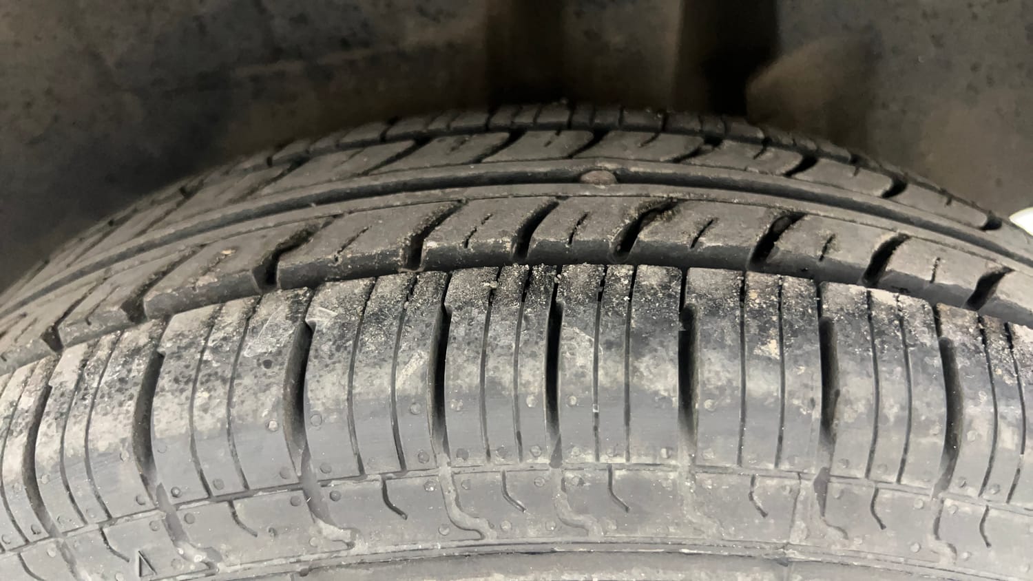 Used 2018 Maruti Suzuki Dzire VDi AMT Diesel Automatic tyres LEFT REAR TYRE TREAD VIEW