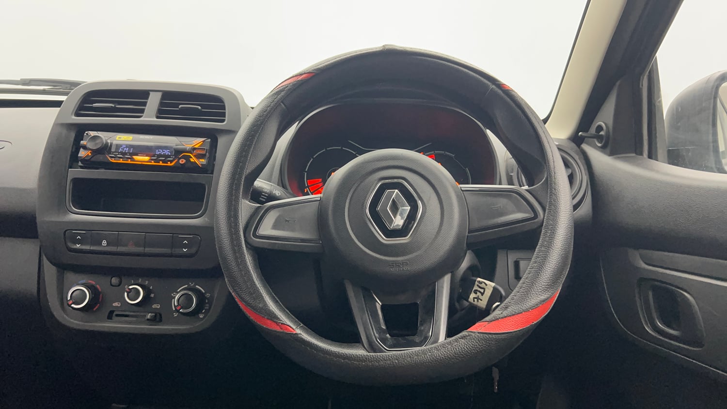 Used 2022 Renault Kwid RXL (O) 0.8 Petrol Manual interior STEERING VIEW