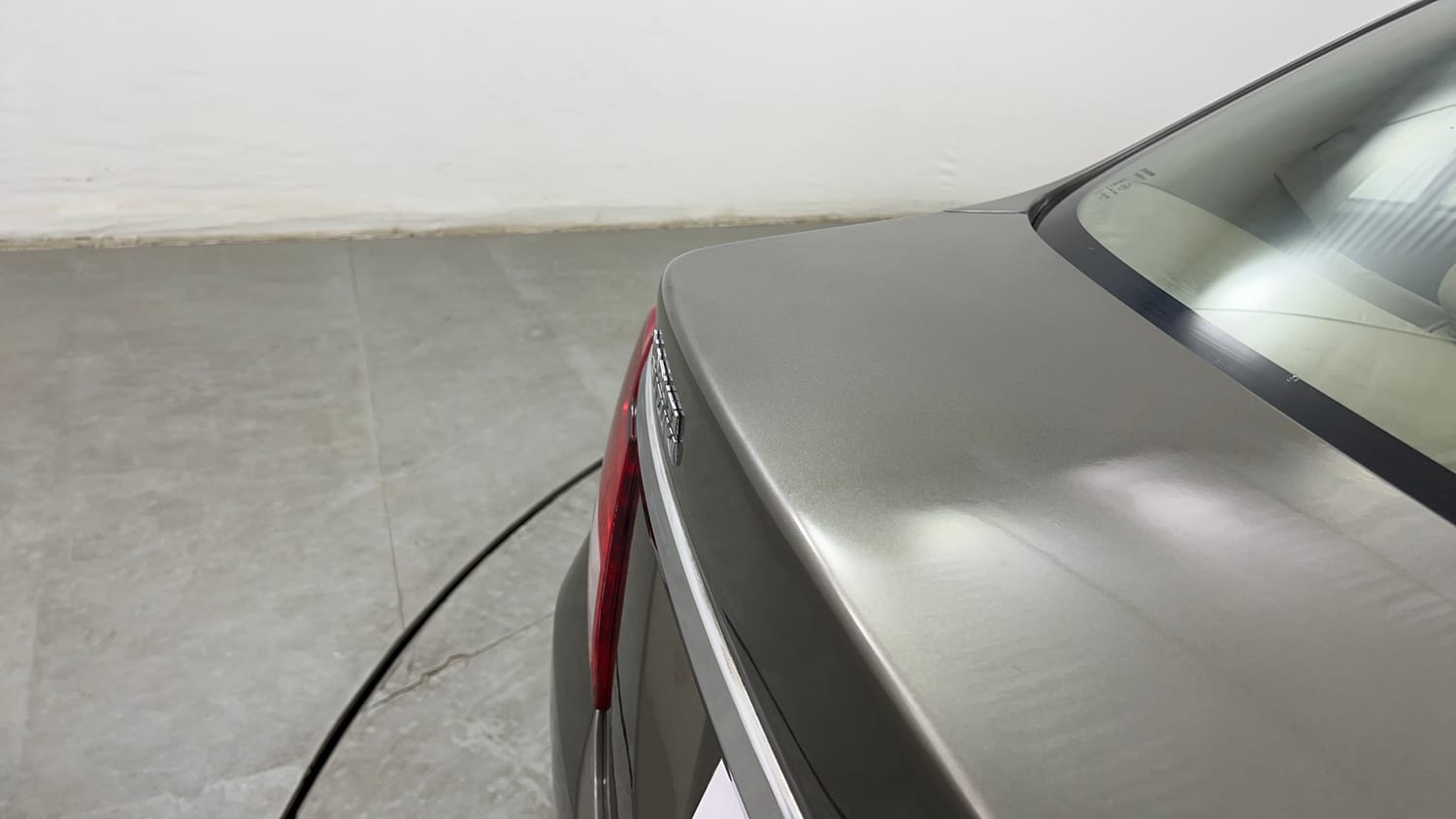 Used 2018 Maruti Suzuki Dzire VDi AMT Diesel Automatic dents MINOR SCRATCH