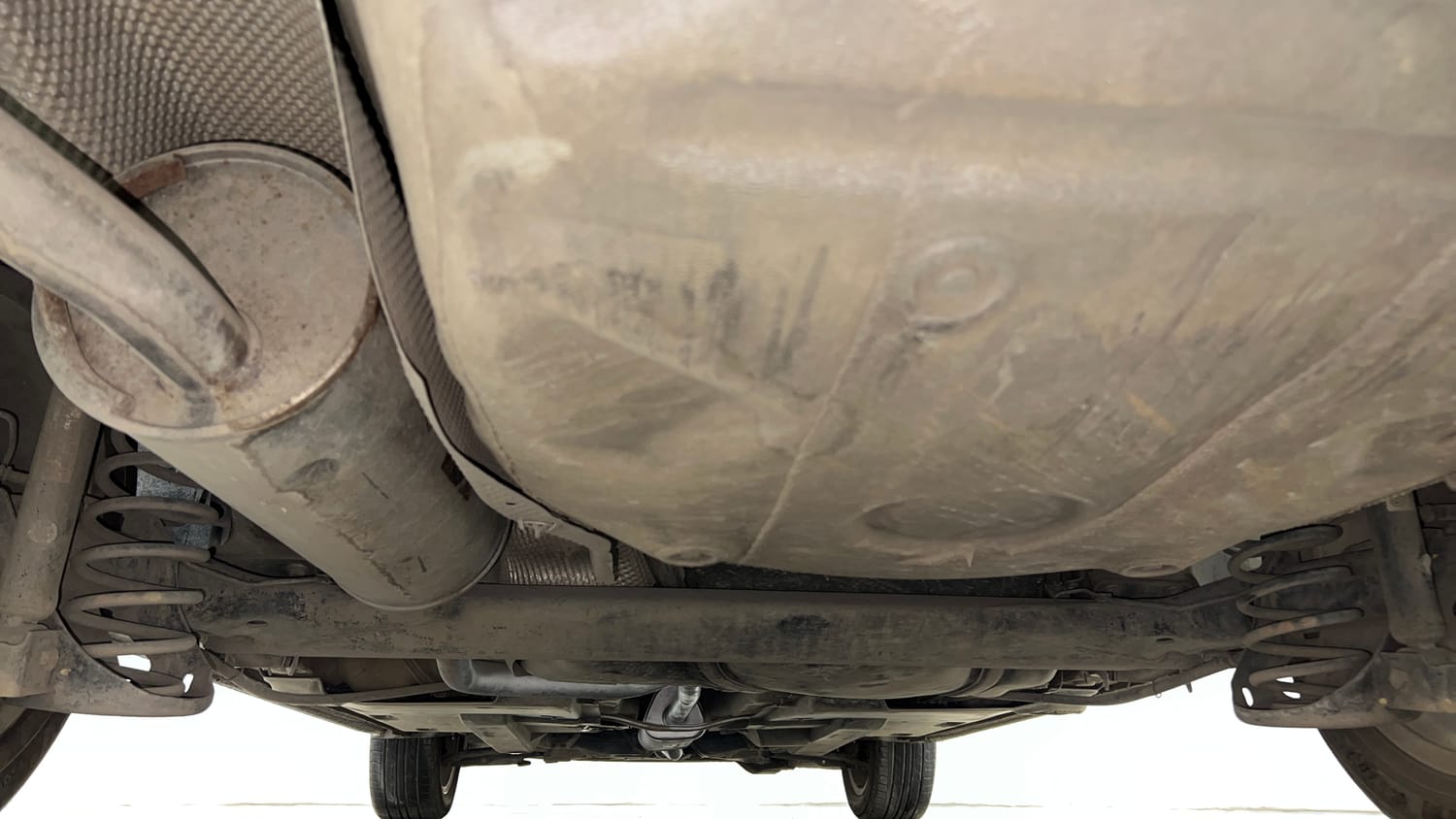 Used 2016 Volkswagen Vento Highline Petrol AT Petrol Automatic extra REAR UNDERBODY VIEW (TAKEN FROM REAR)