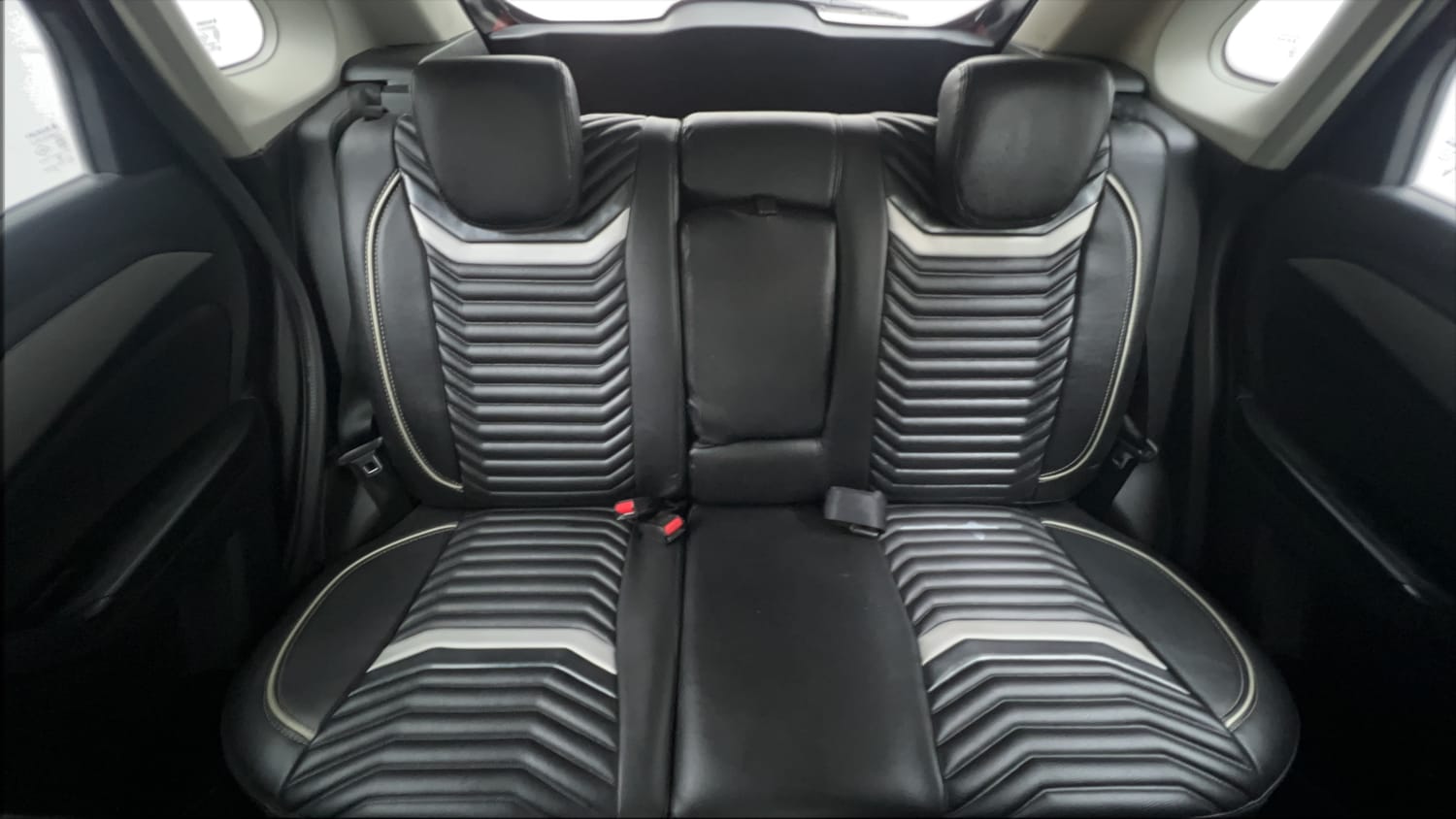 Used 2018 Maruti Suzuki Vitara Brezza ZDI Plus  Dual Tone Diesel Manual interior REAR SEAT CONDITION VIEW
