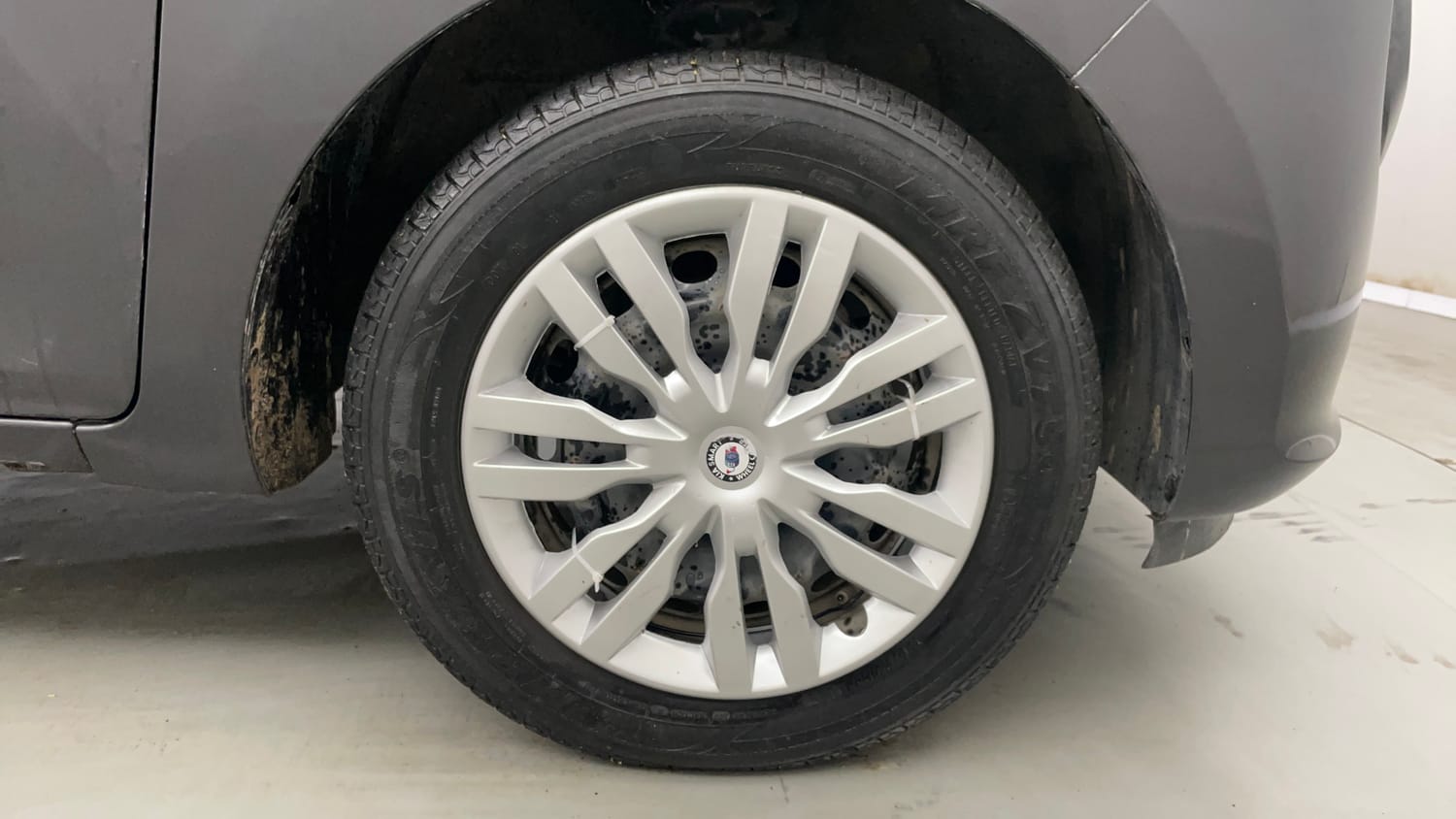 Used 2019 Hyundai Santro Sportz Petrol Manual tyres RIGHT FRONT TYRE RIM VIEW