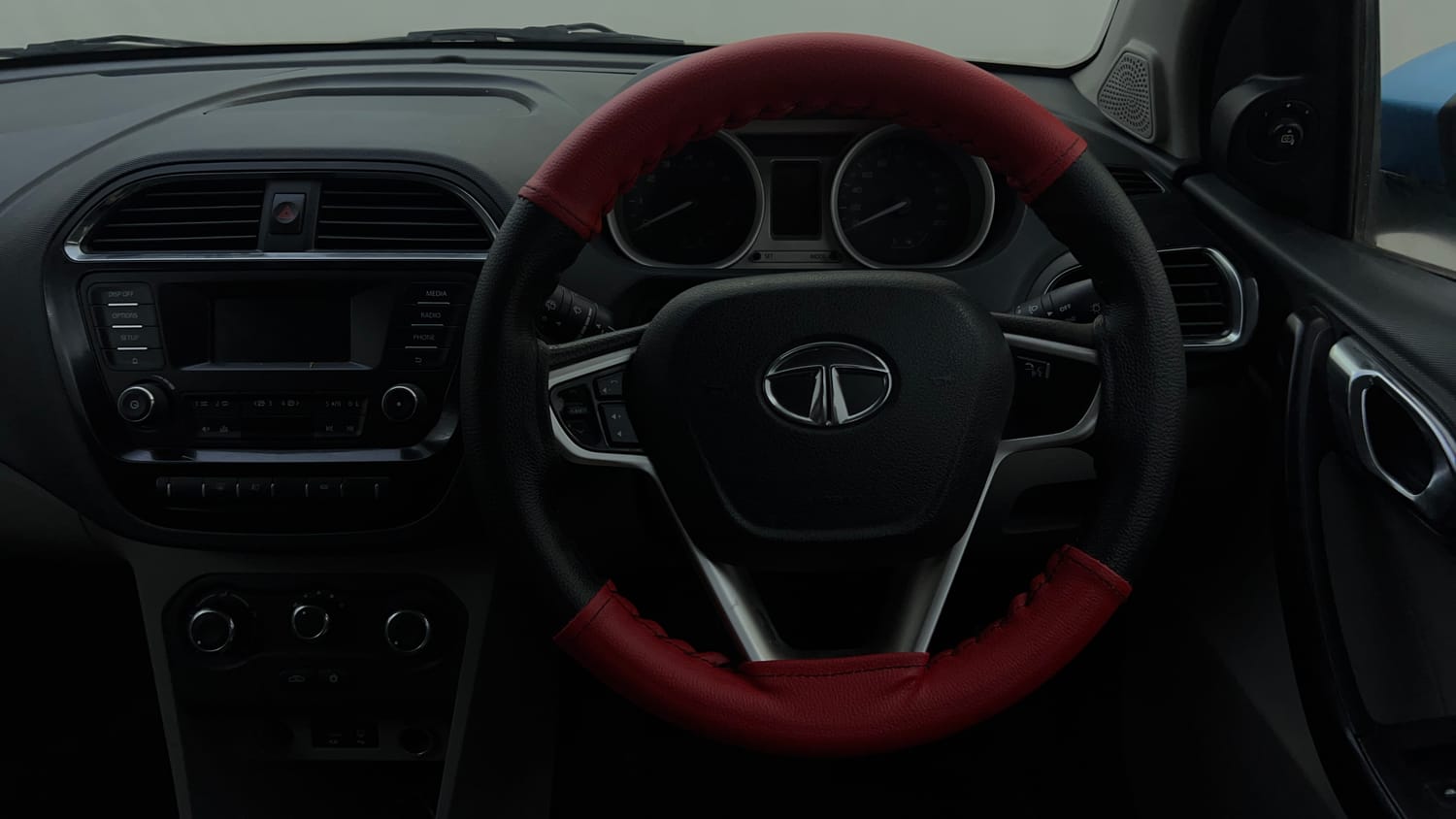 Used 2017 Tata Tiago Revotron XZ Petrol Manual interior STEERING VIEW