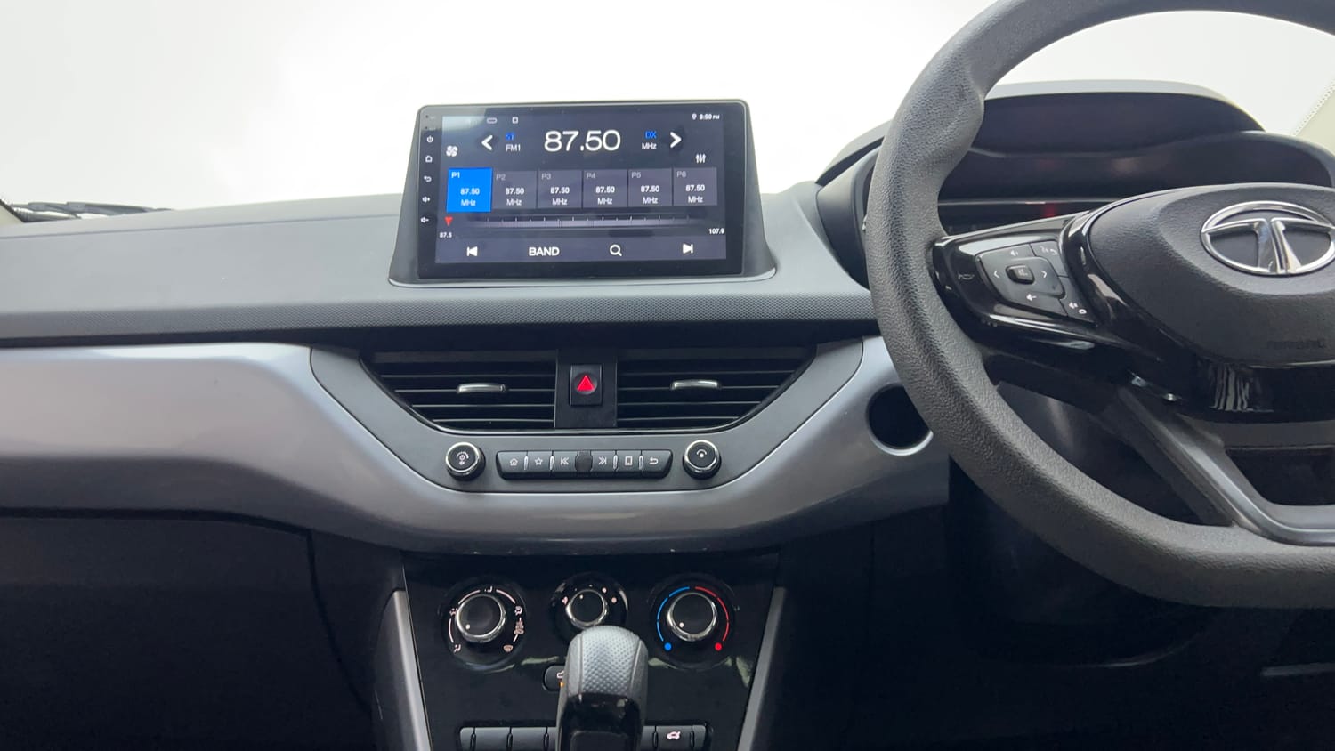 Used 2022 Tata Nexon XMA (S) Petrol Automatic interior MUSIC SYSTEM & AC CONTROL VIEW