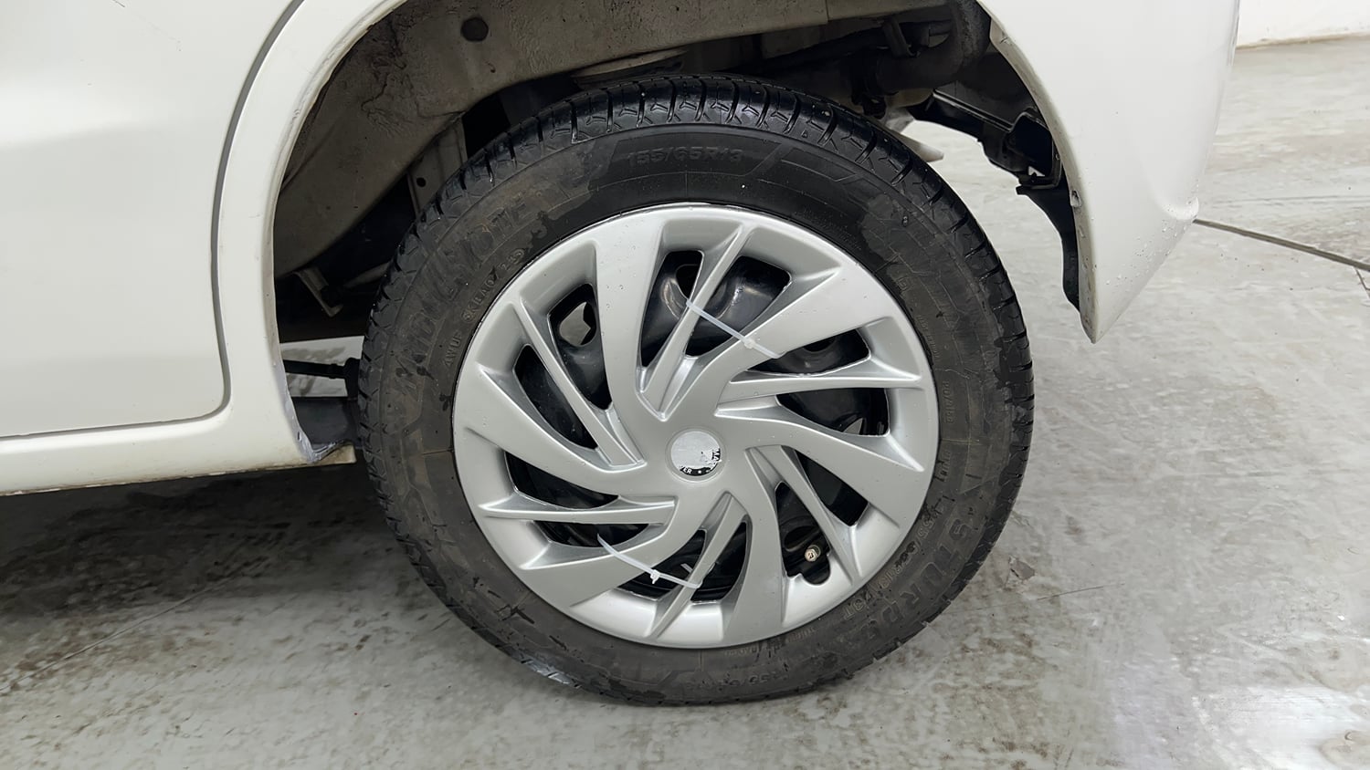 Used 2012 Maruti Suzuki Estilo VXi BS-IV Petrol Manual tyres LEFT REAR TYRE RIM VIEW