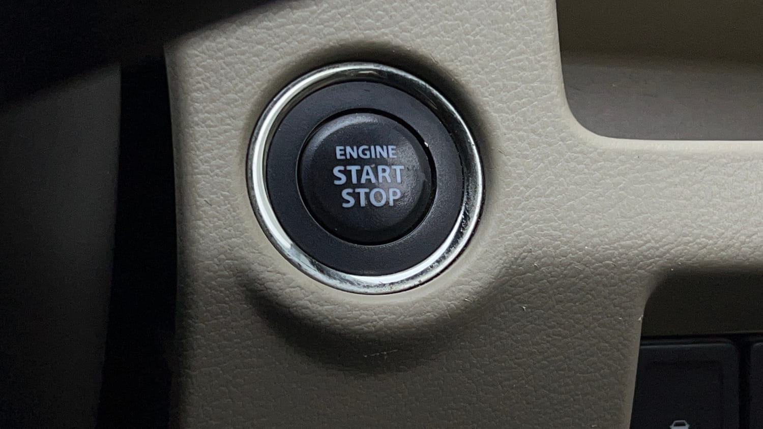 Used 2021 Maruti Suzuki Ciaz Alpha 1.5 AT Petrol Automatic top_features Keyless start