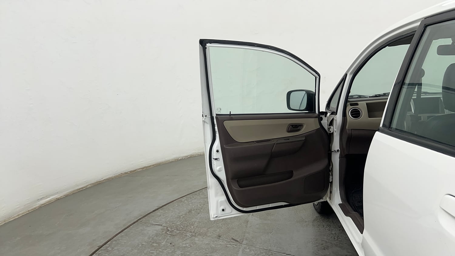 Used 2012 Maruti Suzuki Estilo VXi BS-IV Petrol Manual interior LEFT FRONT DOOR OPEN VIEW