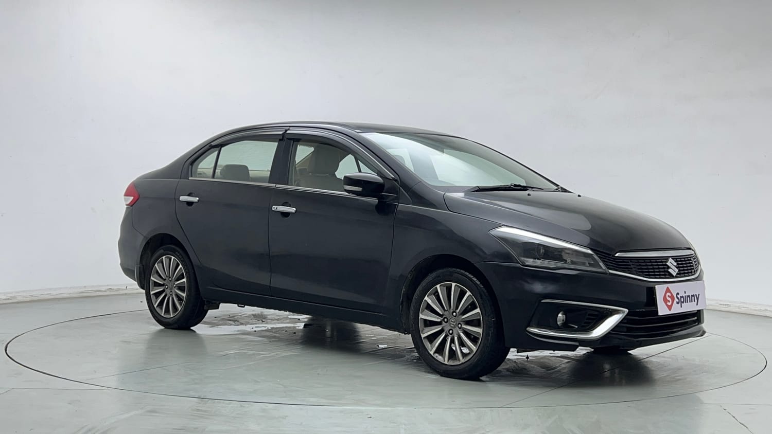 Used 2021 Maruti Suzuki Ciaz Alpha 1.5 AT Petrol Automatic exterior RIGHT FRONT CORNER VIEW