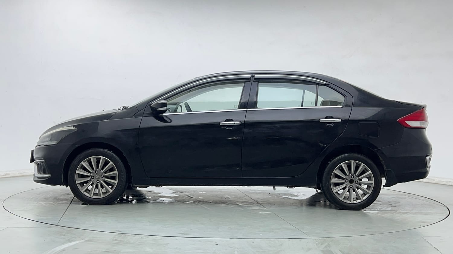 Used 2021 Maruti Suzuki Ciaz Alpha 1.5 AT Petrol Automatic exterior LEFT SIDE VIEW