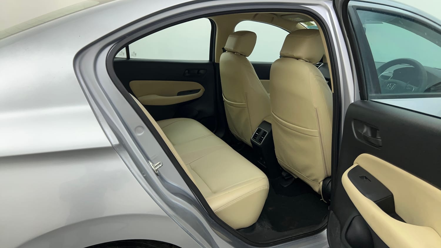 Used 2022 Honda City V Petrol+cng (Outside Fitted) Cng Manual interior RIGHT SIDE REAR DOOR CABIN VIEW
