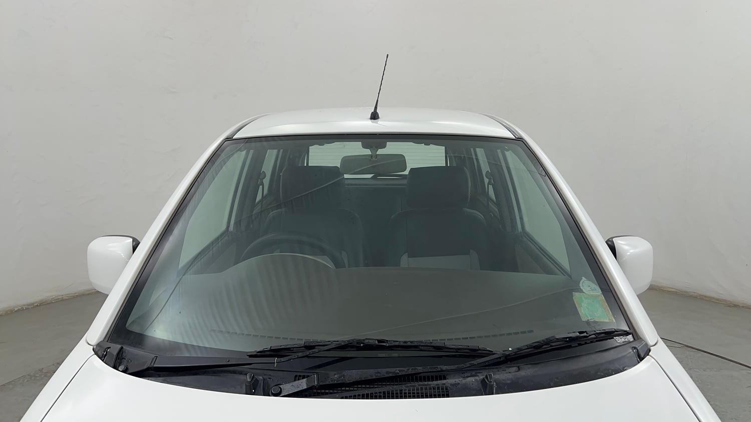 Used 2012 Maruti Suzuki Estilo VXi BS-IV Petrol Manual exterior FRONT WINDSHIELD VIEW
