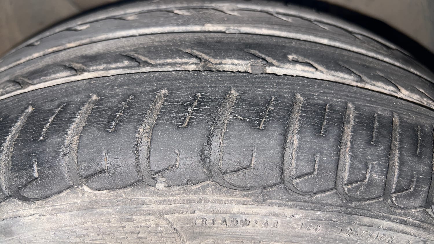 Used 2017 Tata Tiago Revotron XZ Petrol Manual tyres RIGHT FRONT TYRE TREAD VIEW