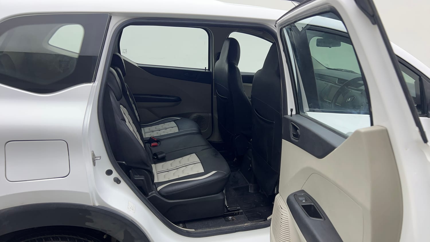 2020 Renault Triber RXT EASY-R AMT-18