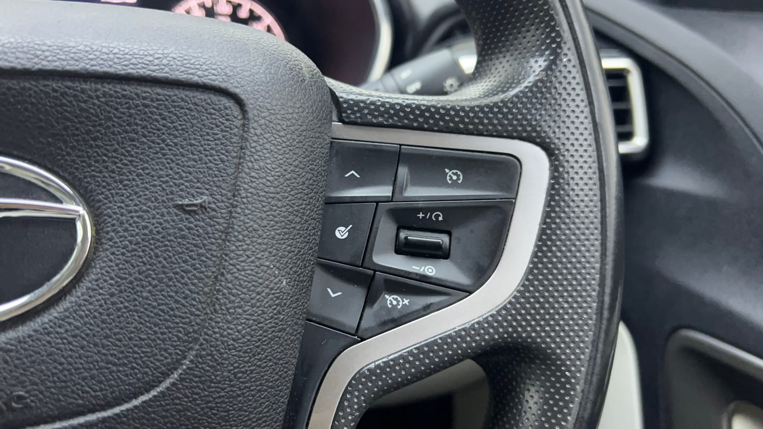 2021 Tata Safari XZA Plus-42