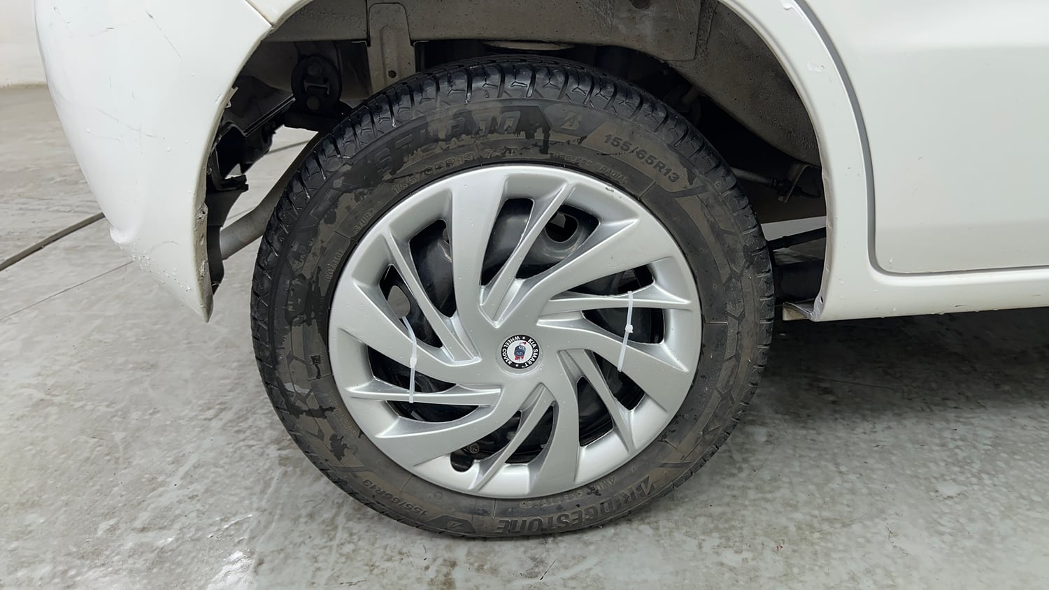 Used 2012 Maruti Suzuki Estilo VXi BS-IV Petrol Manual tyres RIGHT REAR TYRE RIM VIEW