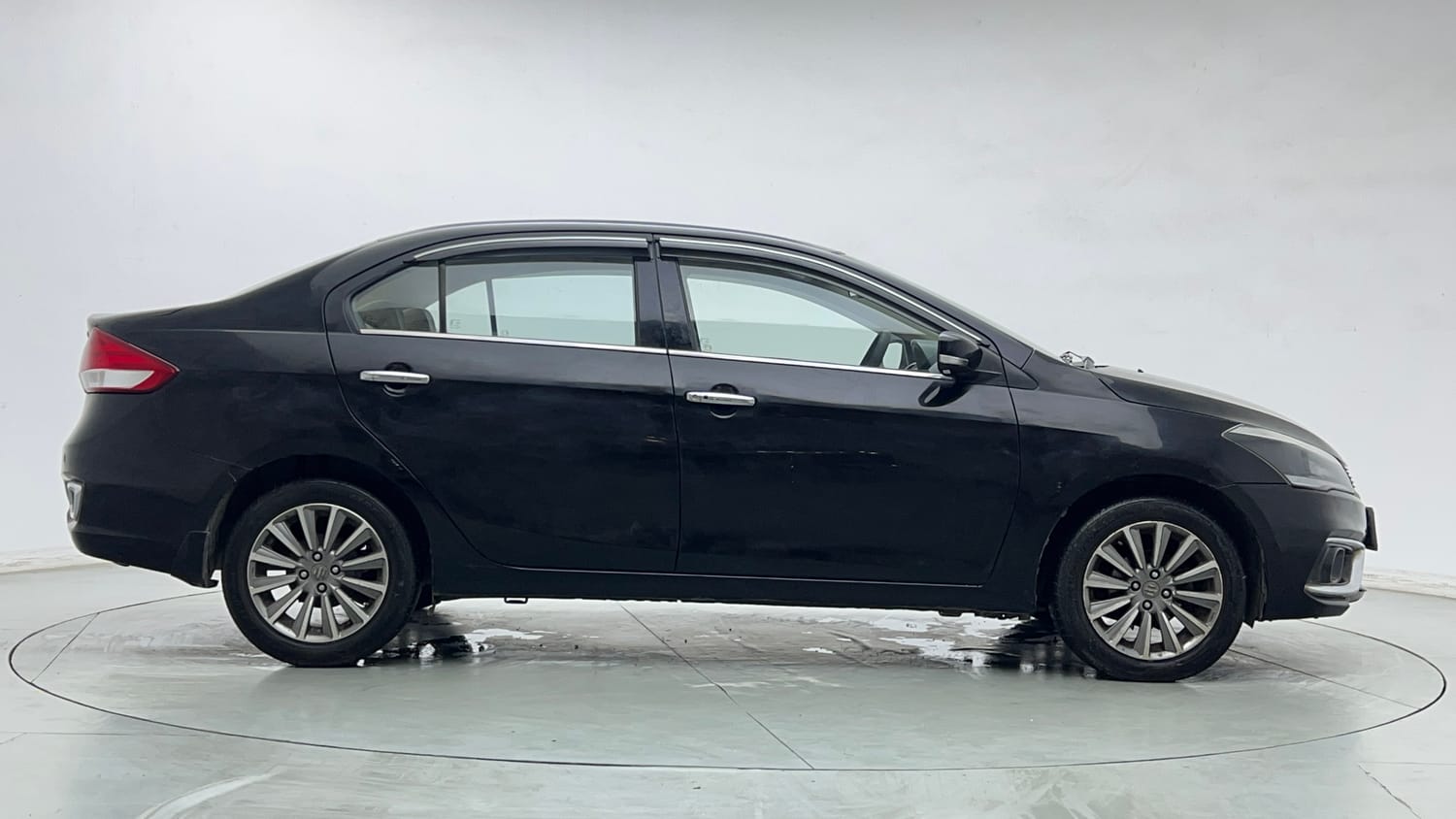 Used 2021 Maruti Suzuki Ciaz Alpha 1.5 AT Petrol Automatic exterior RIGHT SIDE VIEW