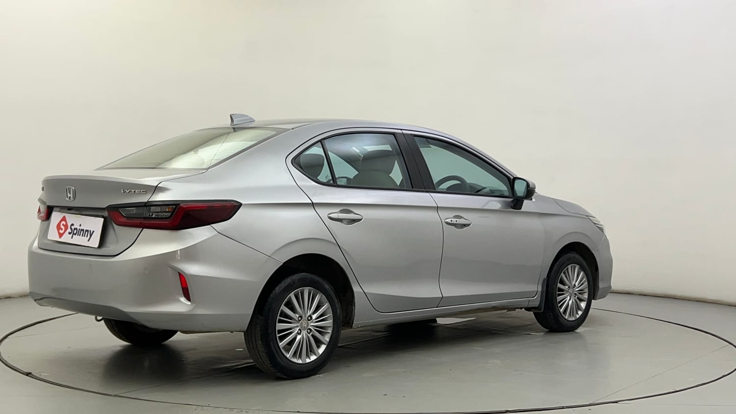 Used 2022 Honda City V Petrol+cng (Outside Fitted) Cng Manual exterior RIGHT REAR CORNER VIEW