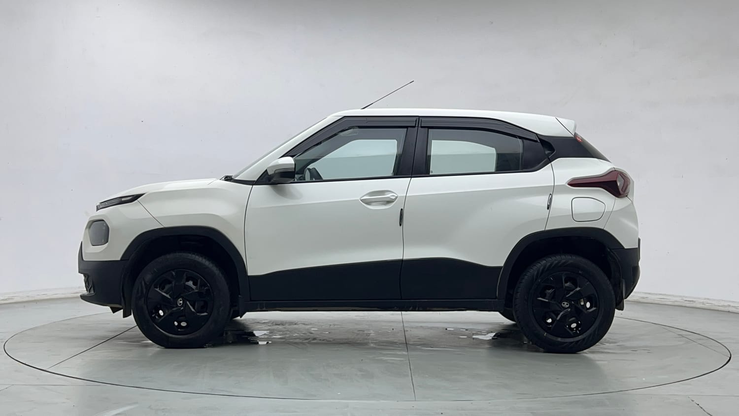 2022 Tata Punch Adventure MT-1