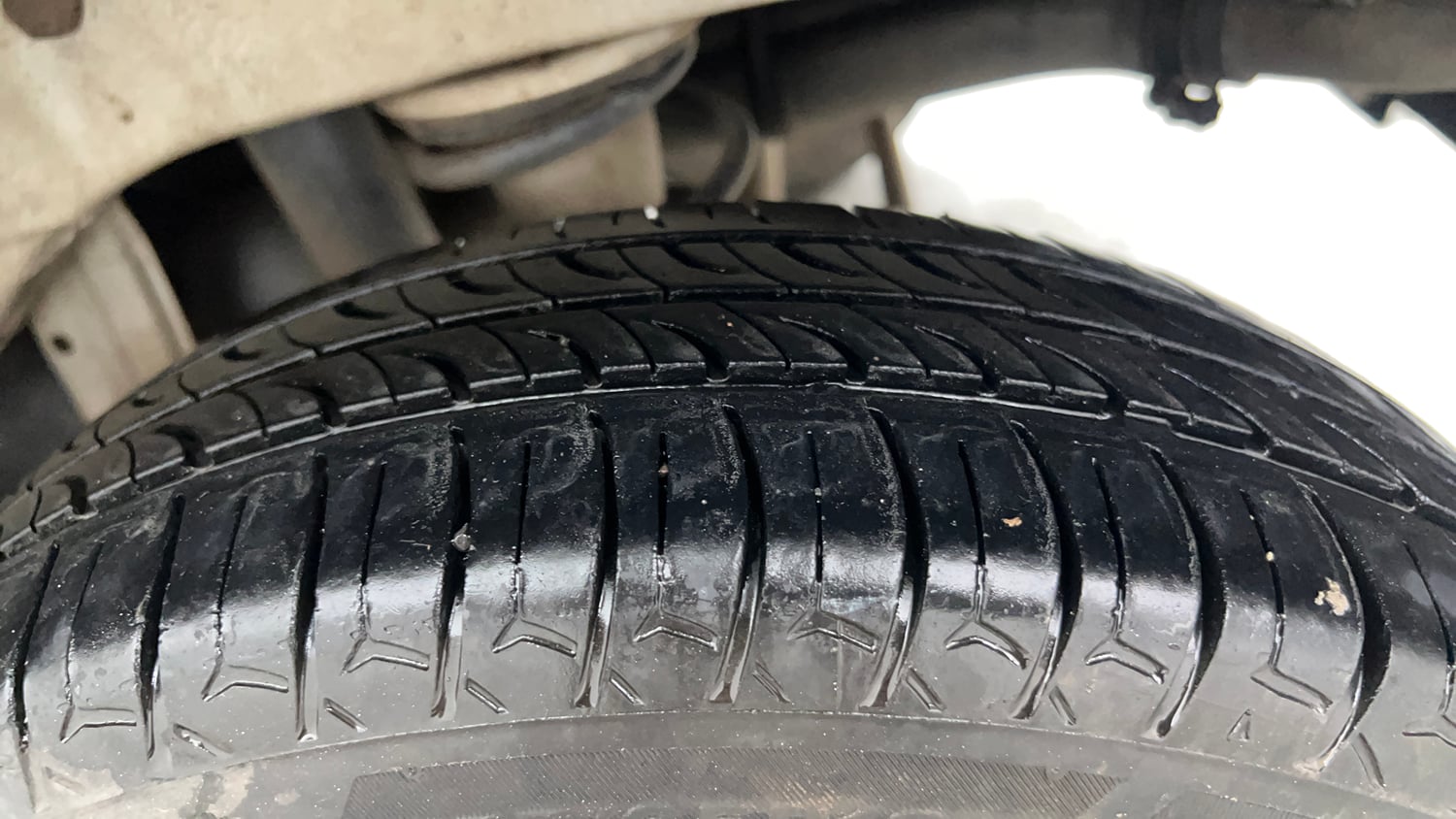 Used 2012 Maruti Suzuki Estilo VXi BS-IV Petrol Manual tyres LEFT REAR TYRE TREAD VIEW