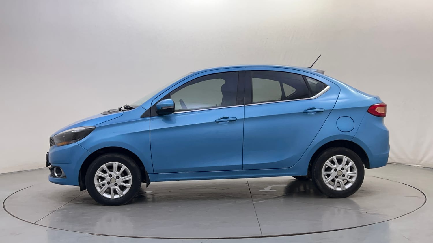 Used 2017 Tata Tigor Revotorq XZ Diesel Manual exterior LEFT SIDE VIEW