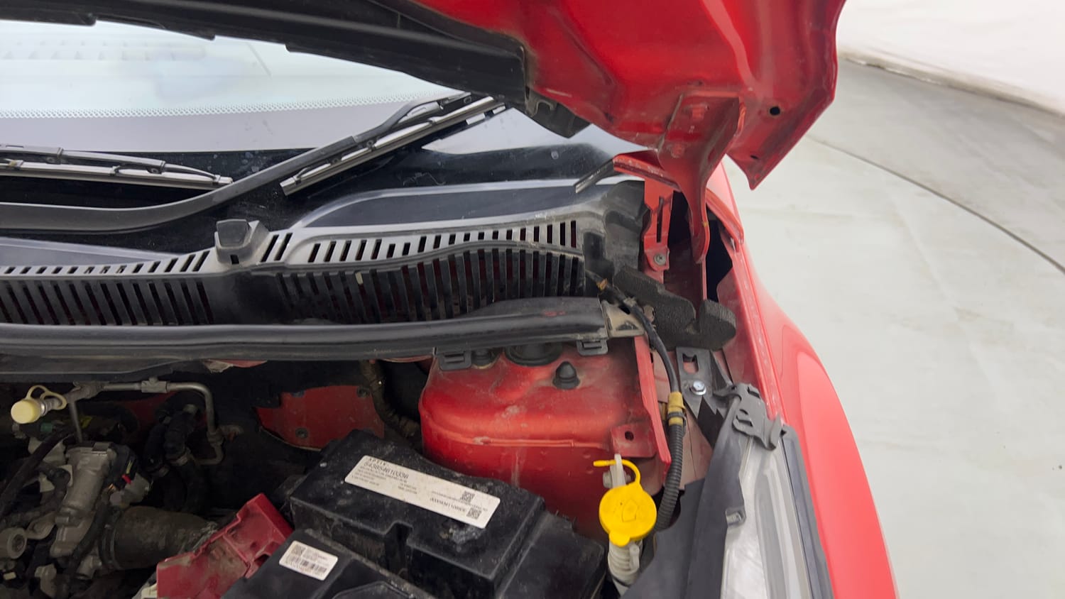 Used 2022 Tata Nexon XMA (S) Petrol Automatic engine ENGINE LEFT SIDE HINGE & APRON VIEW