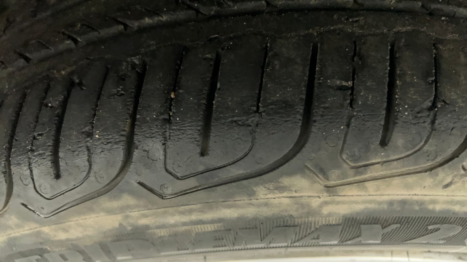 Used 2022 Honda City V Petrol+cng (Outside Fitted) Cng Manual tyres LEFT FRONT TYRE TREAD VIEW