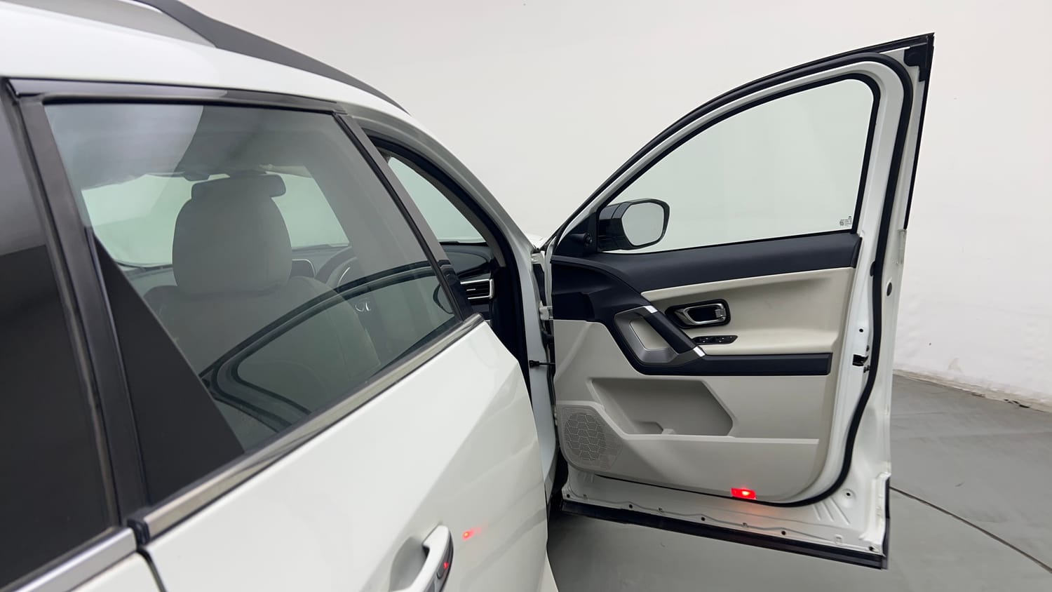 2021 Tata Safari XZA Plus-19