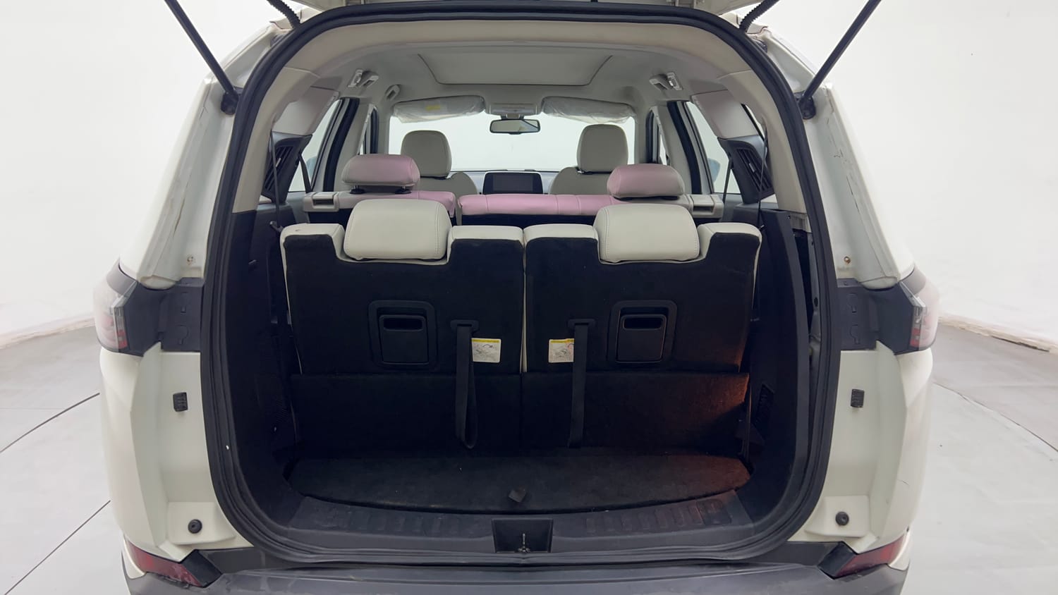 2021 Tata Safari XZA Plus-26