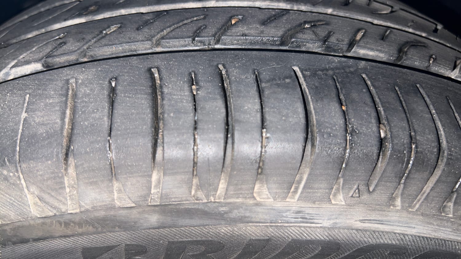 Used 2017 Tata Tigor Revotorq XZ Diesel Manual tyres LEFT FRONT TYRE TREAD VIEW