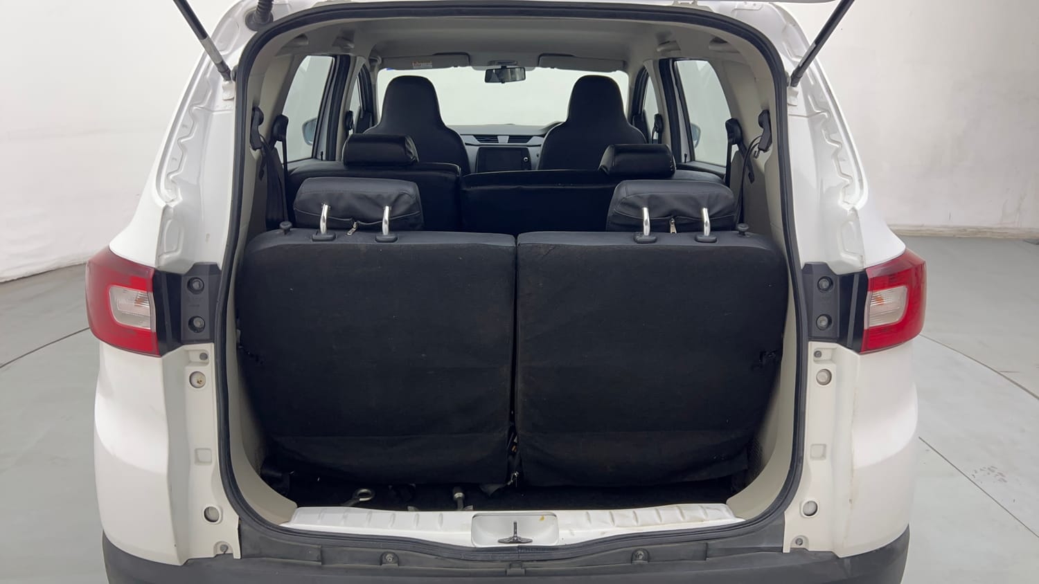 2020 Renault Triber RXT EASY-R AMT-26