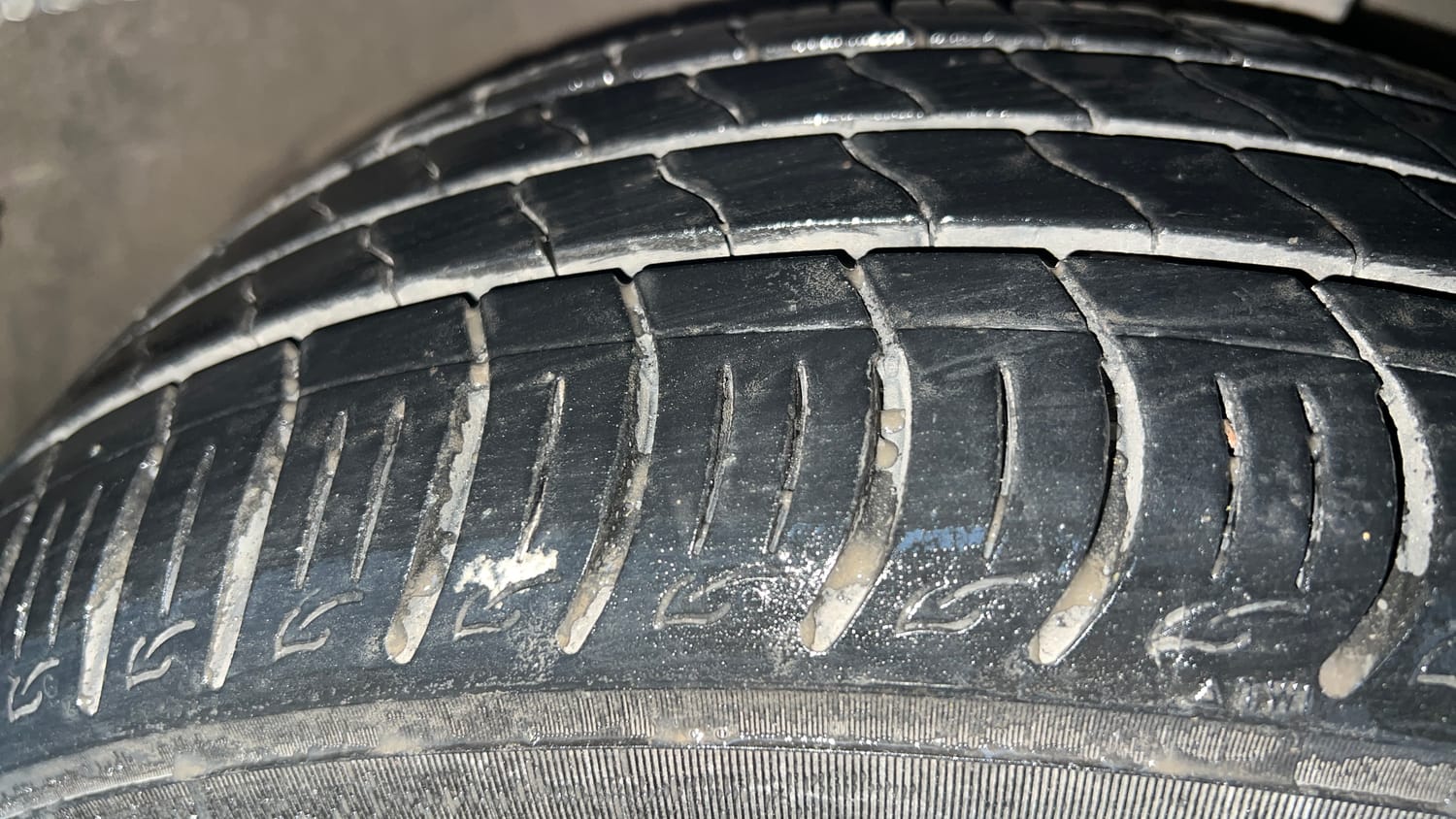 Used 2021 Maruti Suzuki Ciaz Alpha 1.5 AT Petrol Automatic tyres RIGHT FRONT TYRE TREAD VIEW