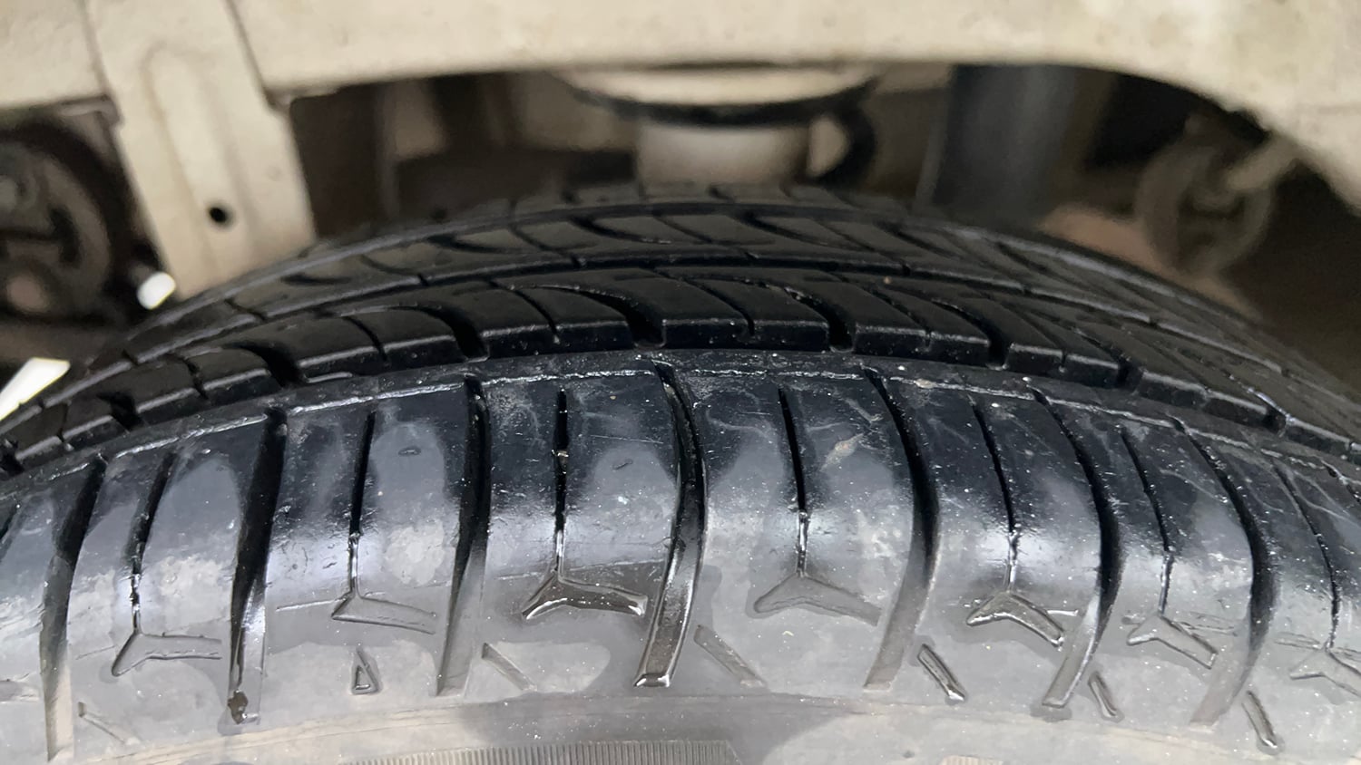 Used 2012 Maruti Suzuki Estilo VXi BS-IV Petrol Manual tyres RIGHT REAR TYRE TREAD VIEW