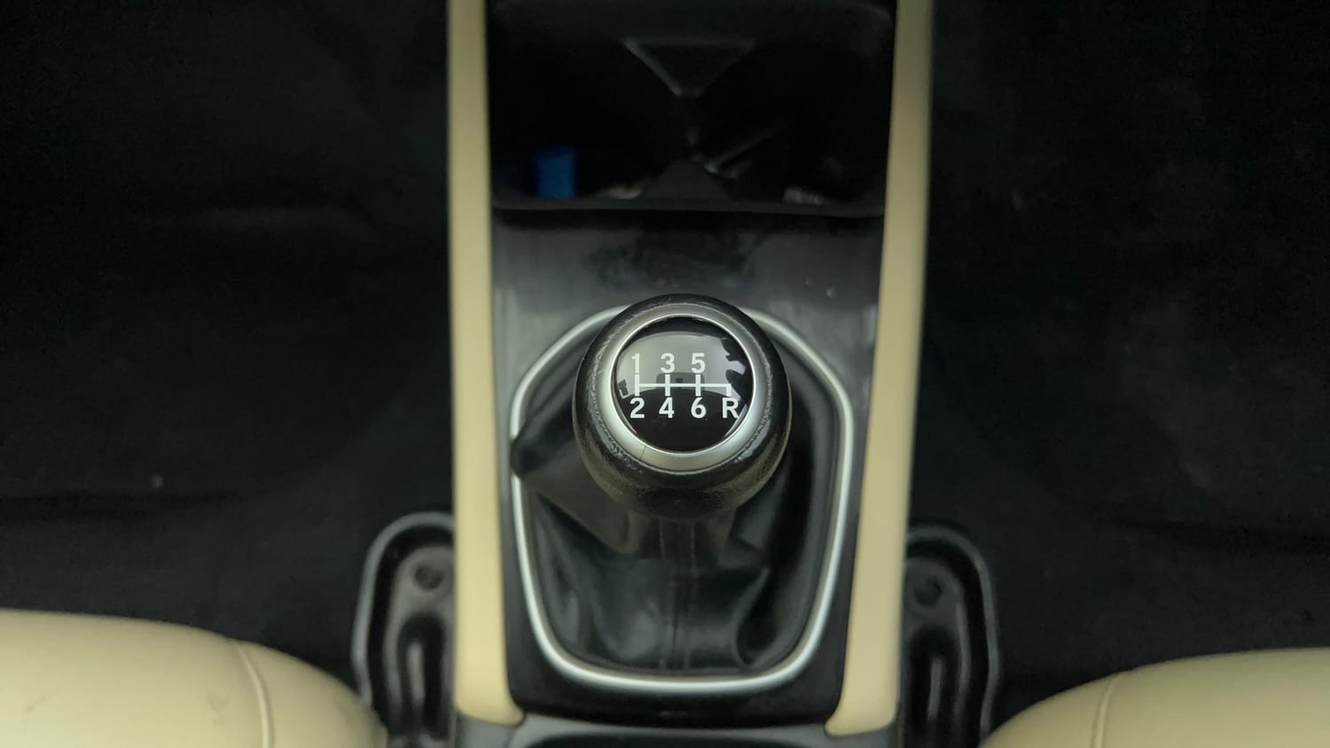 Used 2022 Honda City V Petrol+cng (Outside Fitted) Cng Manual interior GEAR  KNOB VIEW