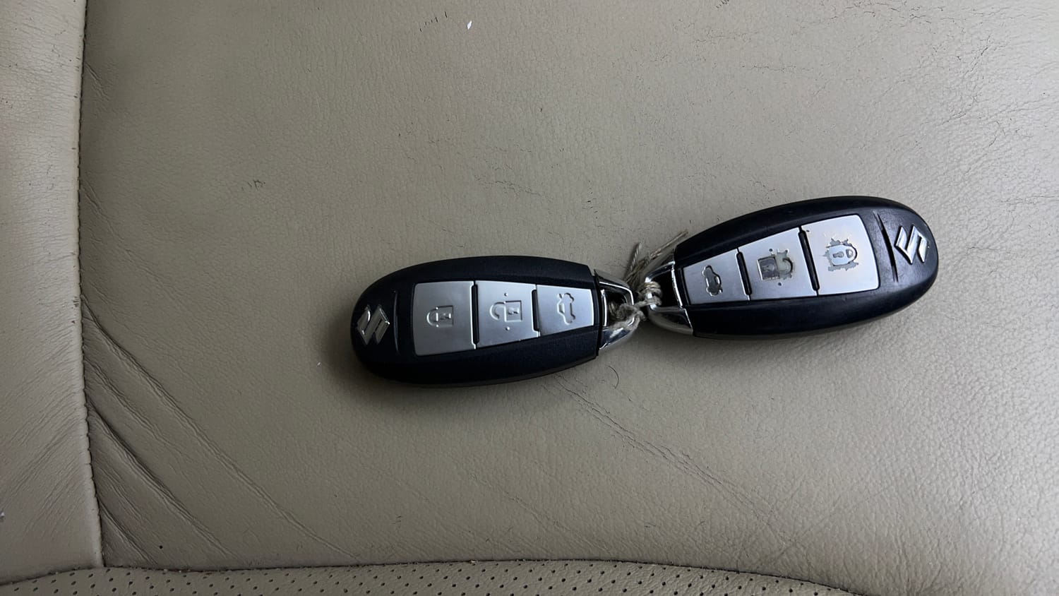 Used 2021 Maruti Suzuki Ciaz Alpha 1.5 AT Petrol Automatic extra CAR KEY VIEW