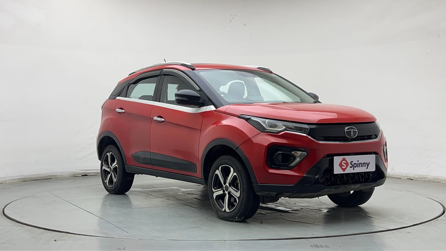 Used 2022 Tata Nexon XMA (S) Petrol Automatic exterior RIGHT FRONT CORNER VIEW