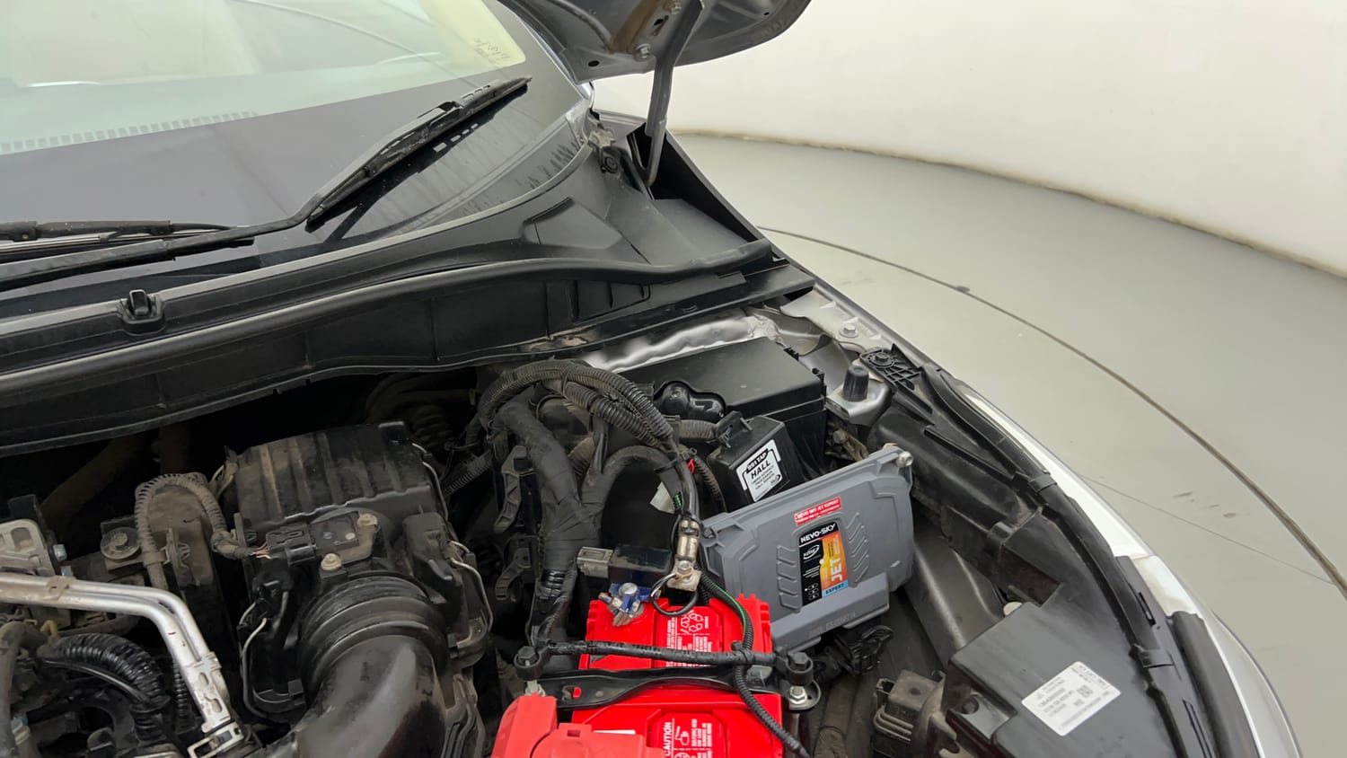 Used 2022 Honda City V Petrol+cng (Outside Fitted) Cng Manual engine ENGINE LEFT SIDE HINGE & APRON VIEW