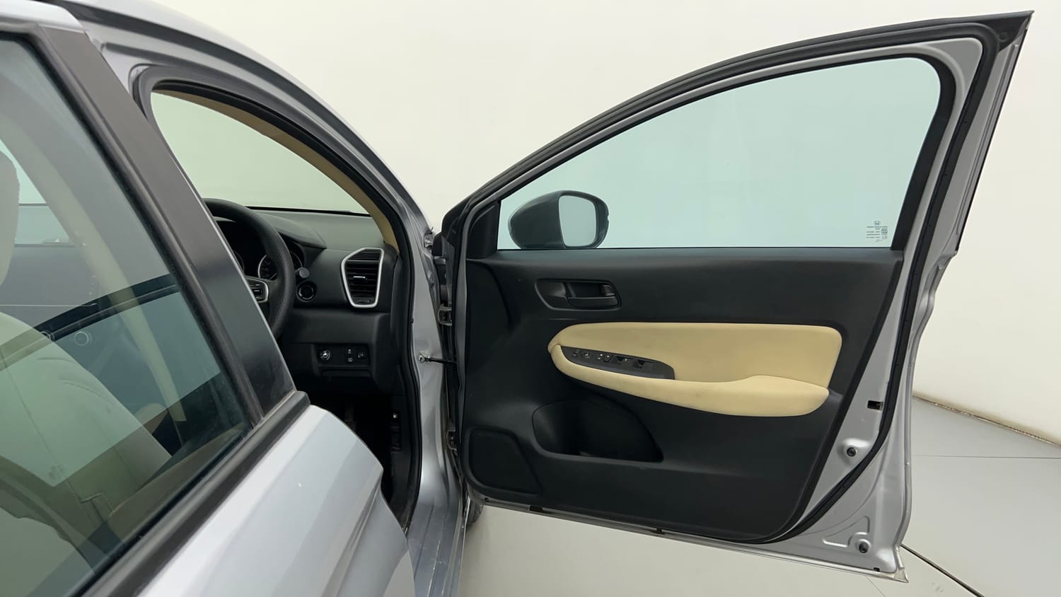 Used 2022 Honda City V Petrol+cng (Outside Fitted) Cng Manual interior RIGHT FRONT DOOR OPEN VIEW
