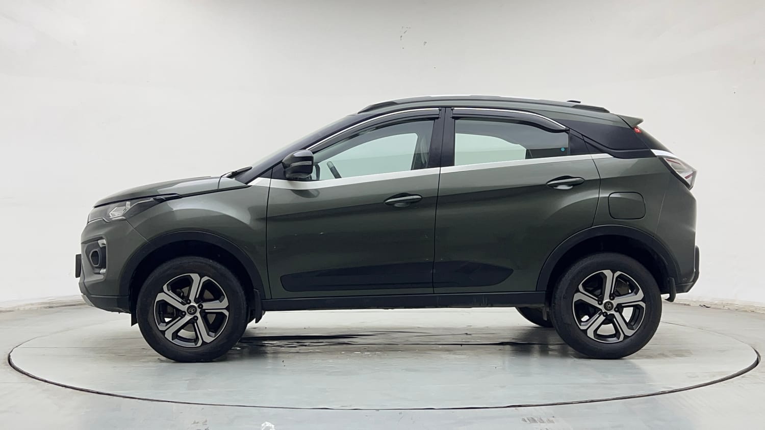 2022 Tata Nexon XZ Plus (HS)-1