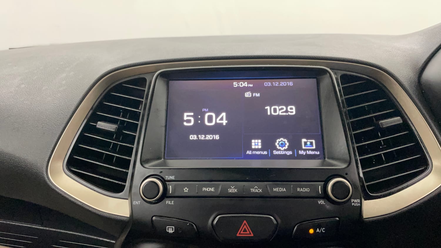 Used 2019 Hyundai Santro Sportz Petrol Manual interior MUSIC SYSTEM & AC CONTROL VIEW
