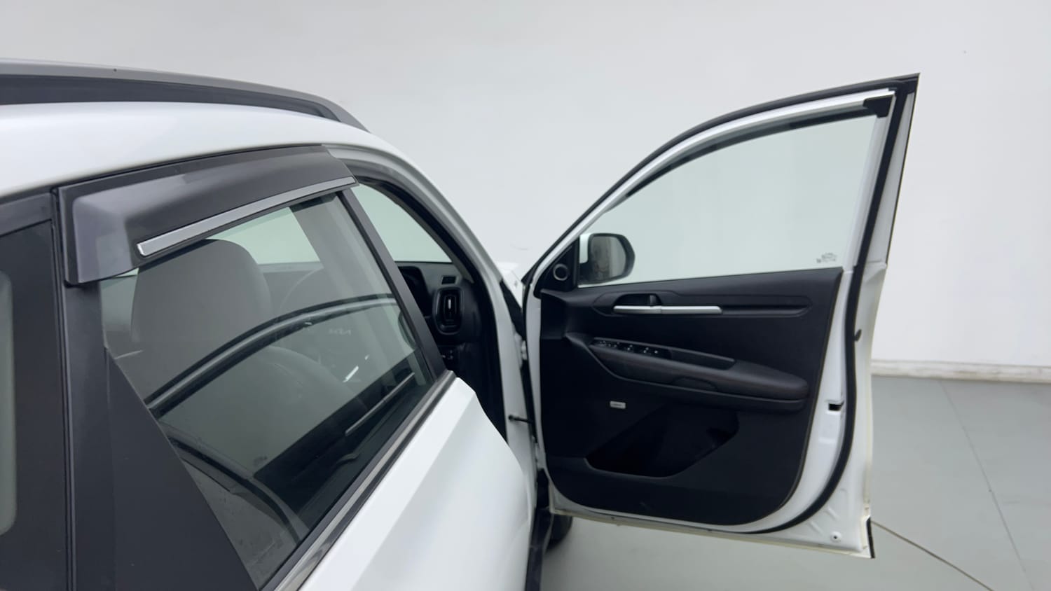 Used 2022 Kia Sonet GTX Plus 1.5 AT Diesel Automatic interior RIGHT FRONT DOOR OPEN VIEW