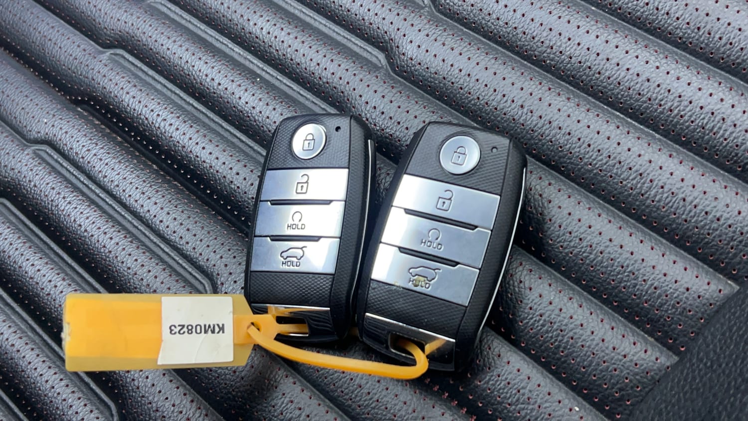 Used 2022 Kia Sonet GTX Plus 1.5 AT Diesel Automatic extra CAR KEY VIEW