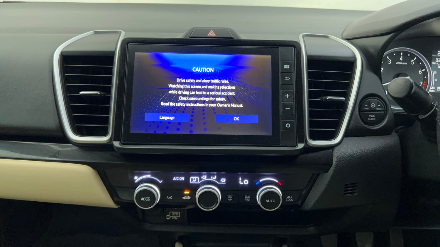 Used 2022 Honda City V Petrol+cng (Outside Fitted) Cng Manual interior MUSIC SYSTEM & AC CONTROL VIEW