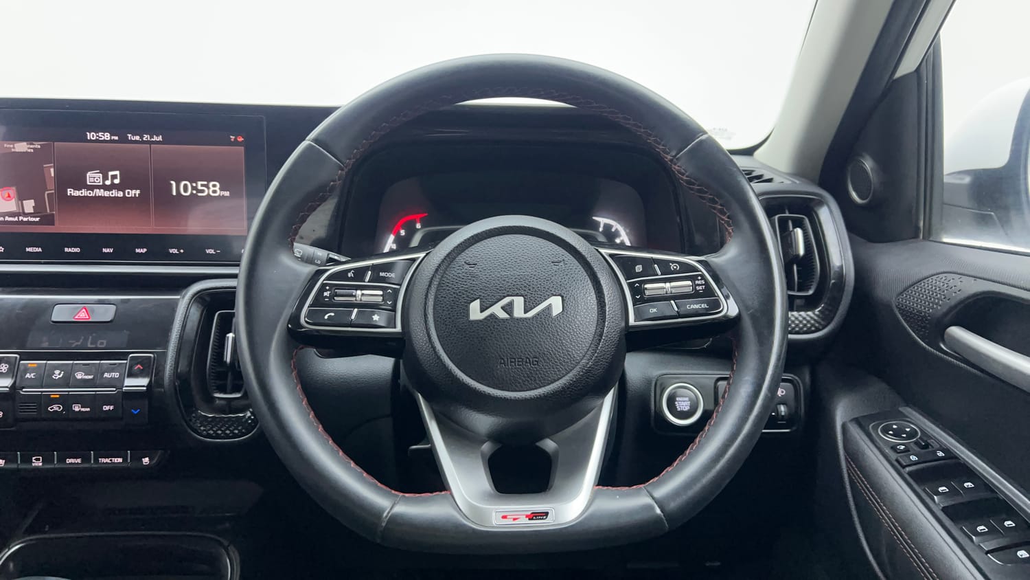 Used 2022 Kia Sonet GTX Plus 1.5 AT Diesel Automatic interior STEERING VIEW