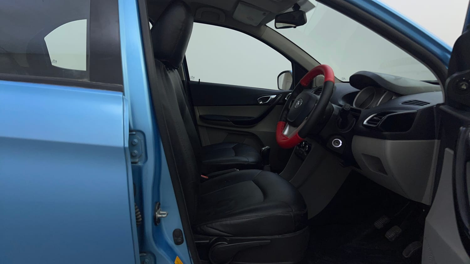 Used 2017 Tata Tiago Revotron XZ Petrol Manual interior RIGHT SIDE FRONT DOOR CABIN VIEW