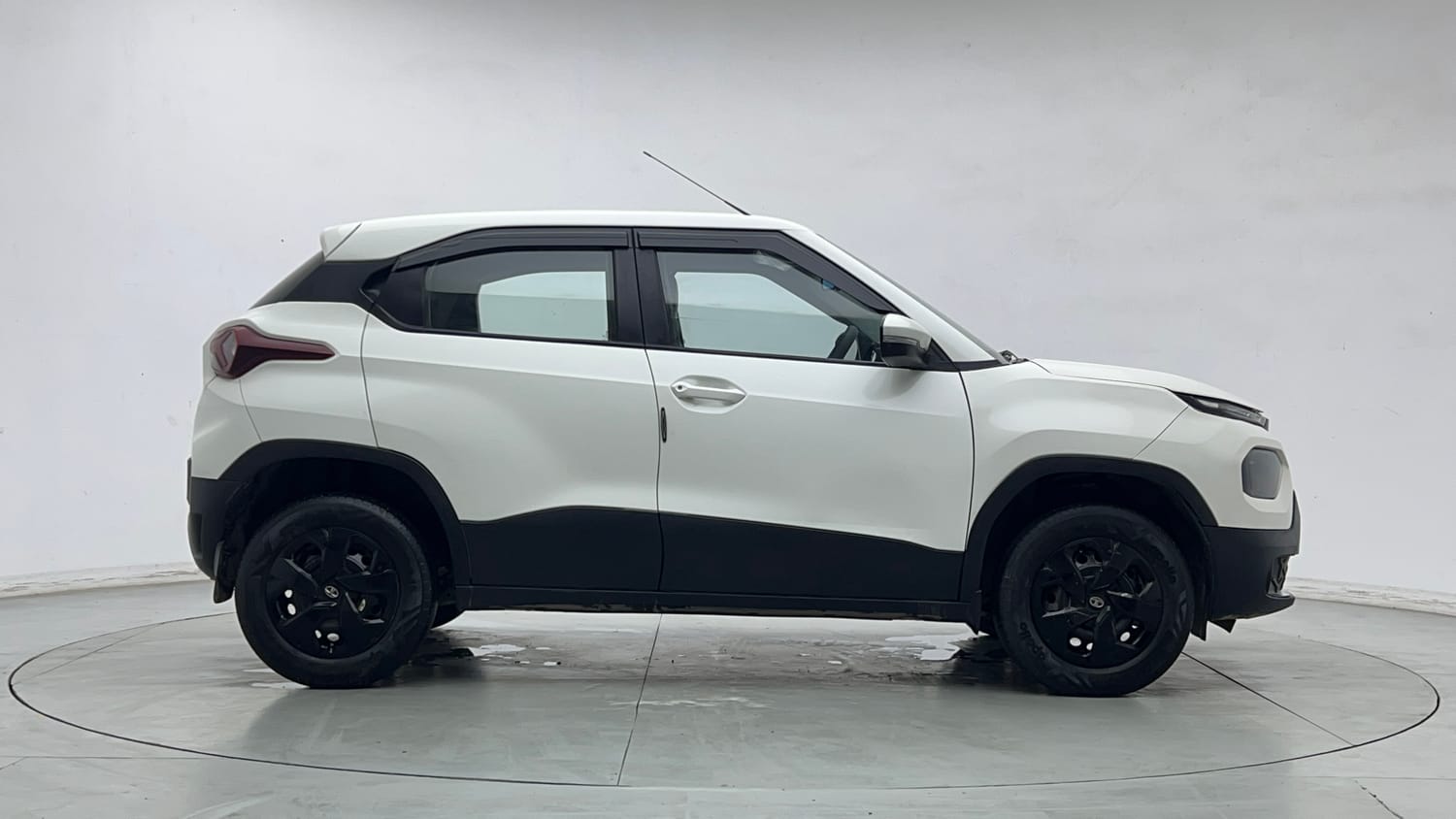 2022 Tata Punch Adventure MT-5