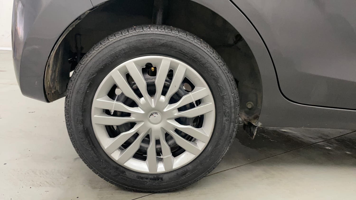 Used 2019 Hyundai Santro Sportz Petrol Manual tyres RIGHT REAR TYRE RIM VIEW